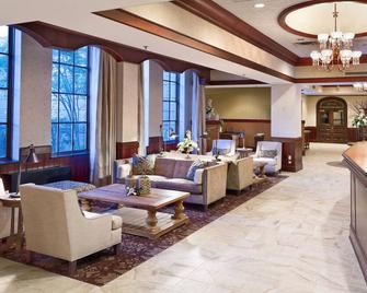 Park Place Hotel & Conference Center - טראברס סיטי - לובי