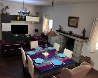Casa Cadalso, Mirador de Gredos, Madrid - Cadalso de los Vidrios - Dining room