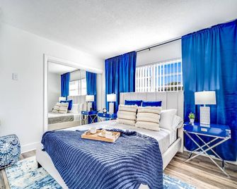 Water View - 1st Floor - Stocked - Palm Wave Says - Coconut Creek - Bedroom