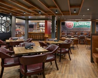 Four Points by Sheraton Vaughan - Vaughan - Bar
