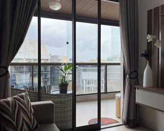 Lecoin 302 · Toque A Campainha A302 Lecoin Luxo Casal Completo - Cabo Frío - Balcón