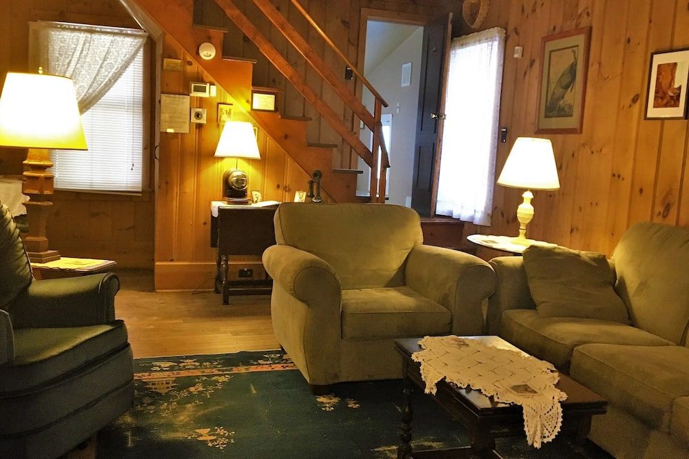 Fish the 'Little J' / Cozy Cottage convenient to Juniata College & Penn State