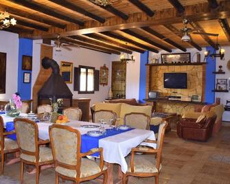Homerez - Spacious Villa with Pool in Palenciana - Benamejí - Comedor