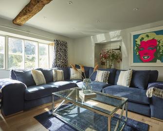 Coln Cottage & The Hideaway - Bibury - Living room