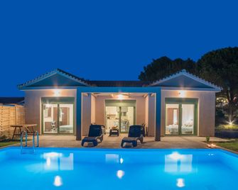 Eora Bungalows - Lithakia - Zwembad