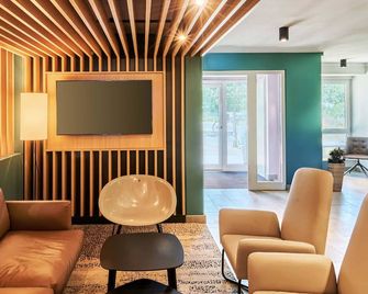 B&B Hotel Frankfurt-Niederrad - Fráncfort - Lounge