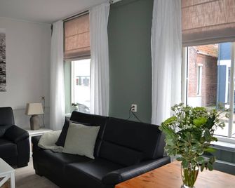 Apartment In The Middle Of The Center Of Oostkapelle An Apartment With Charm - Oostkapelle - Вітальня