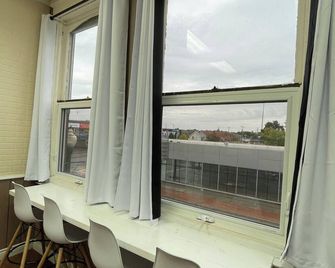 Large 2 bedroom downtown apartment located on top of a craft brewery - Sault Ste Marie - Balcony