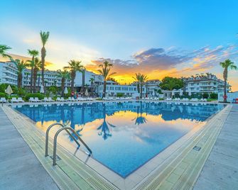 Club Hotel Pineta - Marmaris - Pool