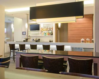 Hampton by Hilton Nuremberg City Centre - Nürnberg - Bar