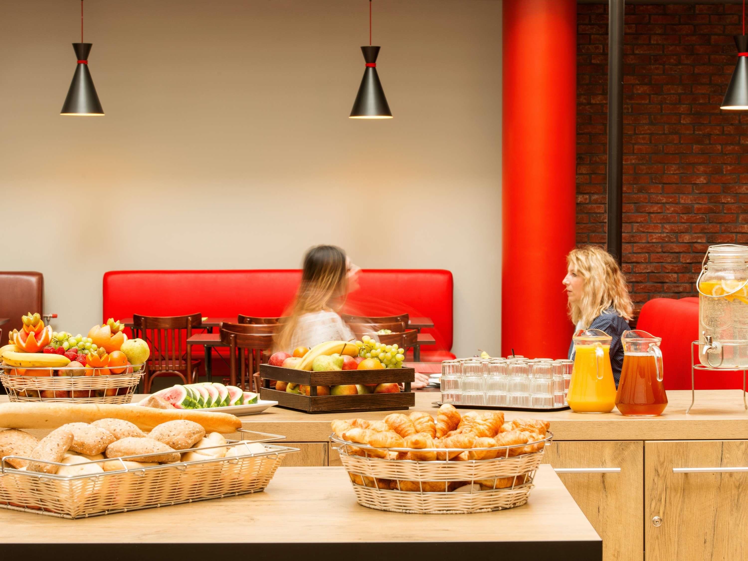 Ibis Lodz Centrum thumbnail 3