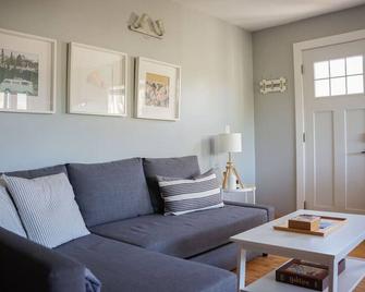 Coastal Suite - Harbourview in Ucluelet - Ucluelet - Wohnzimmer