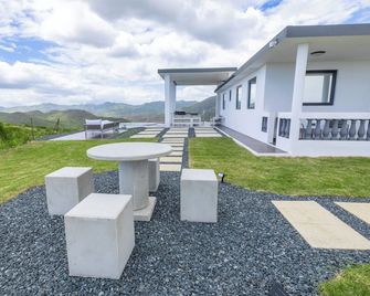 Discover the perfect retreat in nature with the best sunset in southern PR. - Salinas - Patio