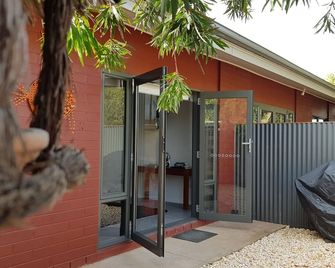 Red Ochre. - Port Pirie - Außenansicht