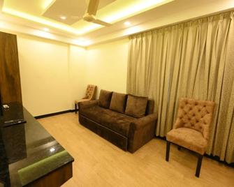 Meenakshi Inn - Udupi - Living room