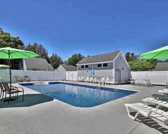 Charming Killington Center Studio Condo #341 on the Bus Route - Summer Pool - Killington - Pileta