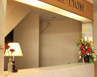 Victoria Hotel And Hostel - Kota Kinabalu - Recepción