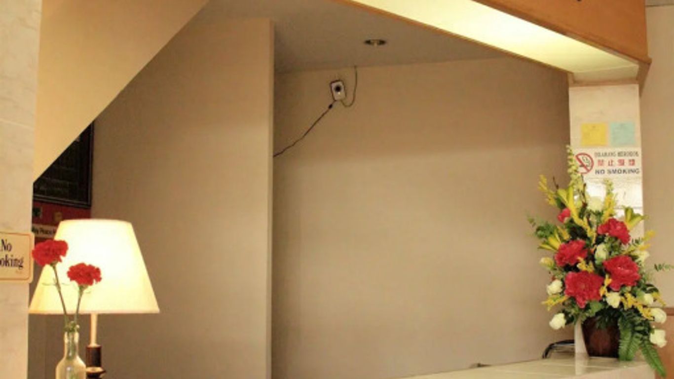 Victoria Hotel And Hostel