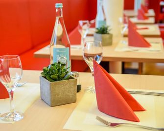Stadthotel Freilassing - Freilassing - Restaurant