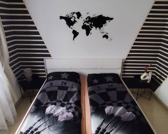 Nice Appartement near TradeFair and City 8 Min. - קלן - חדר שינה