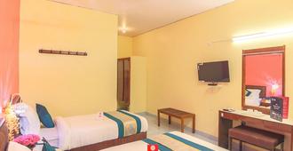 Oyo 10709 Hotel Sbt - Visakhapatnam