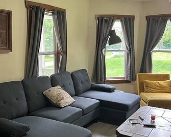 Greenwood Mansion-country Living - Greenwood - Вітальня