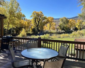 4-bedroom Home - Patio Overlooking the Wind River - Dubois - Balcony