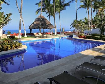 Tocayo Vista 3 bd · 3BR Beachfront Townhome W/ Penthouse Master Suite - Sayulita - Pool