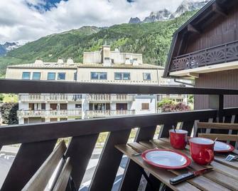 Modern apt with balcony in the center of CHAMONIX - Chamonix - Balkon