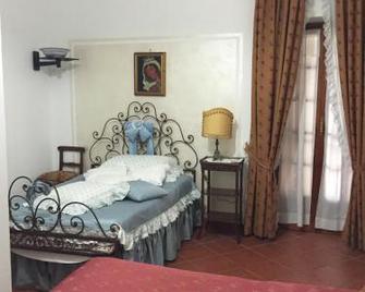Villa Ida Bed & Breakfast - Terracina - Sypialnia