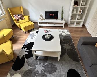 Cozy apartment in the center of Budapest - Parking available on the street - Budapest - Wohnzimmer