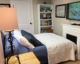 Make Victoria View your home base while exploring PNW! Garage to store your toys - Port Angeles - Habitación
