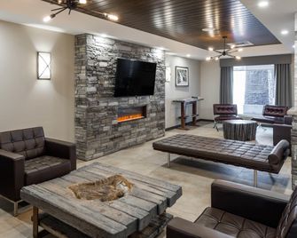 Ramada by Wyndham Revelstoke - Revelstoke - Lobby