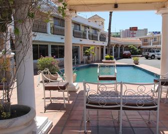 Hotel La Villa - Torreón - Pool