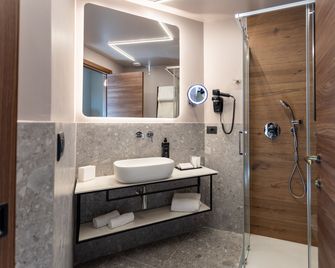 Axyhotels Innstyle Milano - Milan - Bathroom