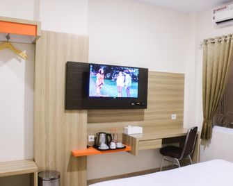 Garden Hotel Majalengka - Majalengka - Habitación