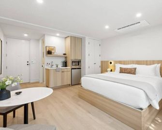 Casa Riviera, a ZenStay Hotel - Santa Barbara