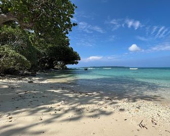 Black Pearl Resort - Luganville - Beach