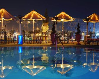 Market Pavilion Hotel - צ'רלסטון - בריכה