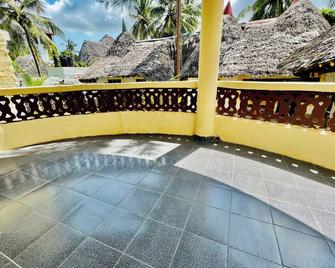Beautiful and Charming 3-Bed room Villa in Diani - Diani Beach - Balcon