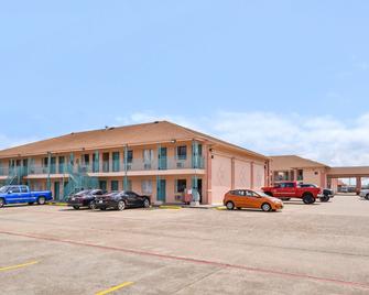 Americas Best Value Inn Clute Lake Jackson - Clute - Building