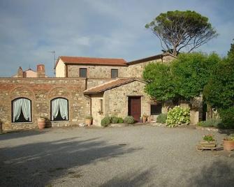 Agriturismo Spazzavento - Le Piazze - Edificio