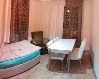 Spacious Apartment In Quiet Location - Istanbul - Camera da letto