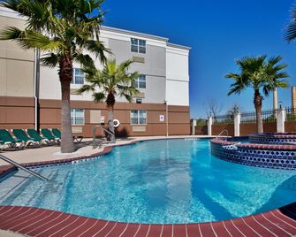 Candlewood Suites Galveston By IHG - Galveston - Svømmebasseng