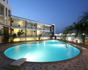 Prakruti Resort - Vadodara - Pool