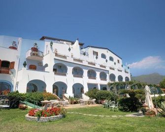 阿拉斯納岩石酒店 - 賈爾迪尼納克索斯 - 賈迪尼-納克索斯 - 建築