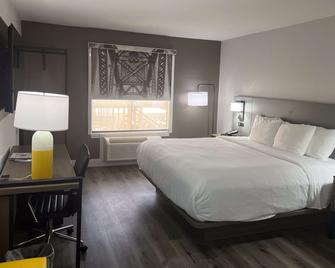 Comfort Inn & Suites Houston West-Katy - Katy - Bedroom