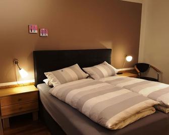 5Whg, 60m², ground floor, 2P, terrace/garden, box-spring bed, non-smoking, no pets - Haselünne - Schlafzimmer