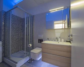 Sky & Sun Luxury Rooms with private parking in the garage - Zadar - Bathroom