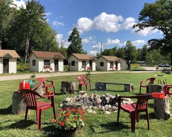 Cabin #3 - Middle Mitten - Cadillac - Patio